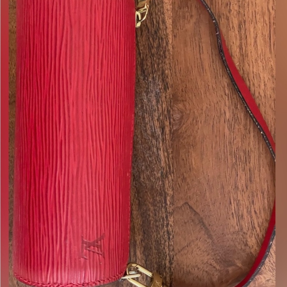 Louis Vuitton EPI Soufflot Pochette Mini in Castillan Red EUC with Coa - Picture 3 of 17